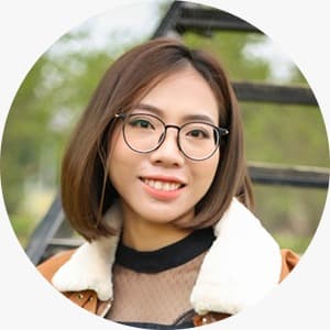 Sylvia, nail studio owner